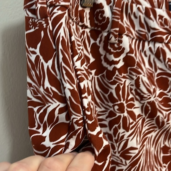 Lands' End Mid Rise Slim Leg Cropped Pants White & Red Floral plus size 20W - Picture 3 of 11